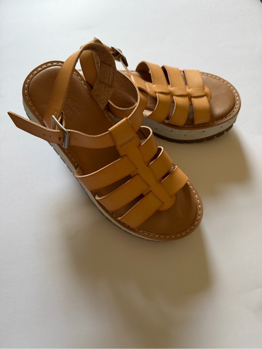 Universal Thread Tan Strappy Platform Sandals